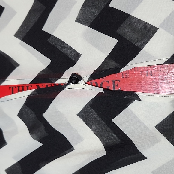 BUCKLE DAYTRIP SHEER STUDDED CHEVRON OPEN SLIT BACK BLOUSE SMALL - Picture 13 of 16